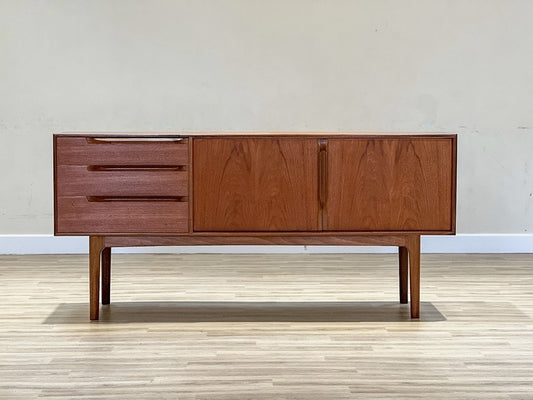 Teak sideboard (mcintosh)