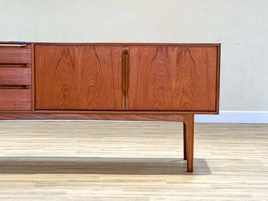 Teak sideboard (mcintosh)
